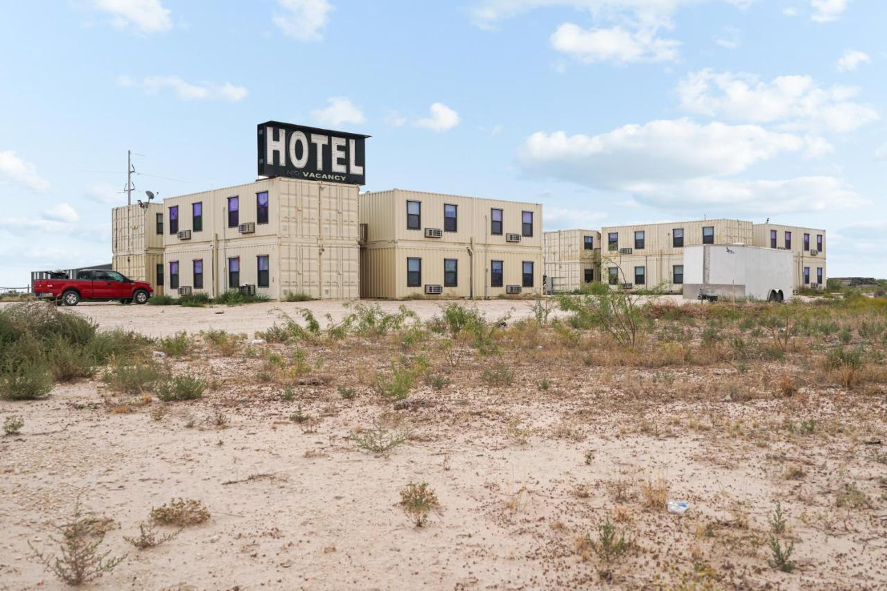 The Resource Inn -Big Lake Tx Exterior photo